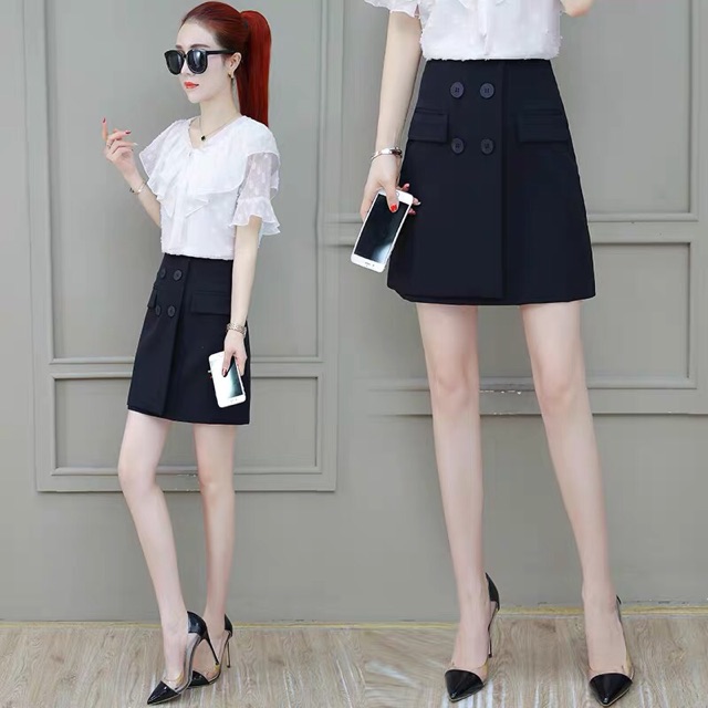 Chân váy đắp tà phối cúc trẻ trung năng động | BigBuy360 - bigbuy360.vn