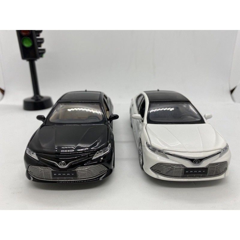 Mô hình xe Toyota Camry 2019-2020 Kim loại