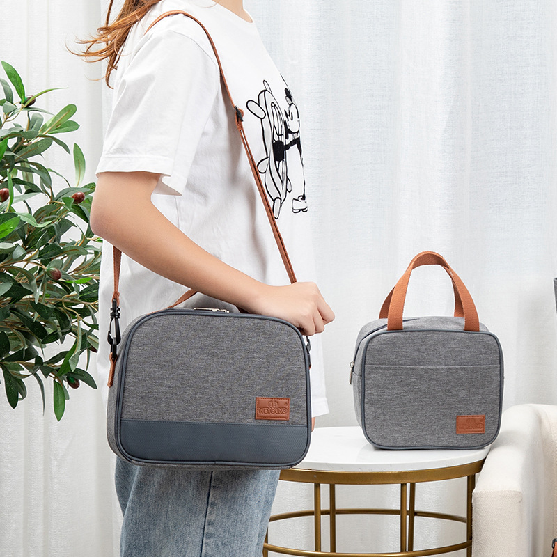 Túi Đựng Hộp Cơm Trưa Xách Tay Lót Giấy Nhôm Dày Dặn Cách Nhiệt Tiện Dụng