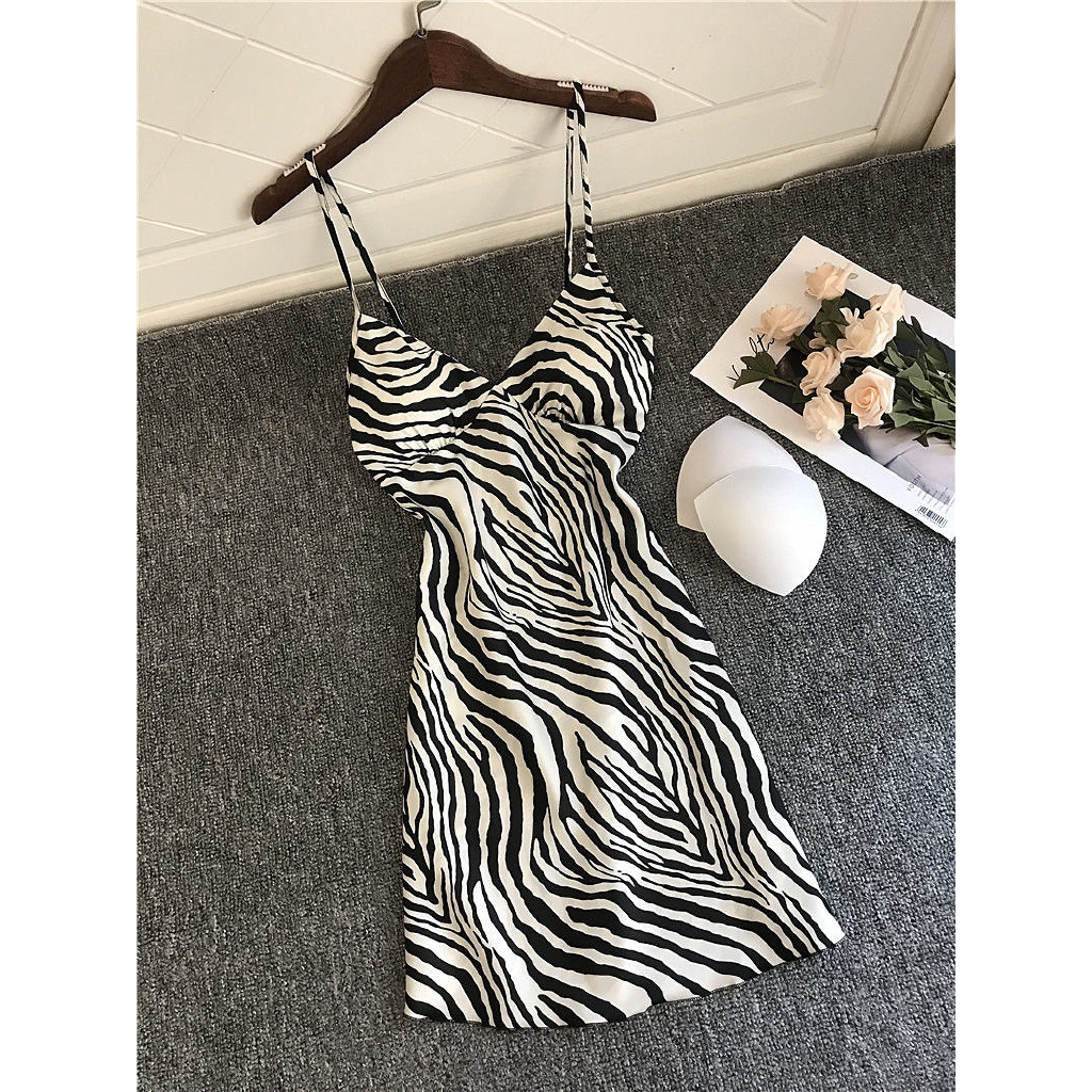 Đầm Ngủ Hai Dây Họa Tiết Ngựa Vằn Quyến Rũ Cho Nữ