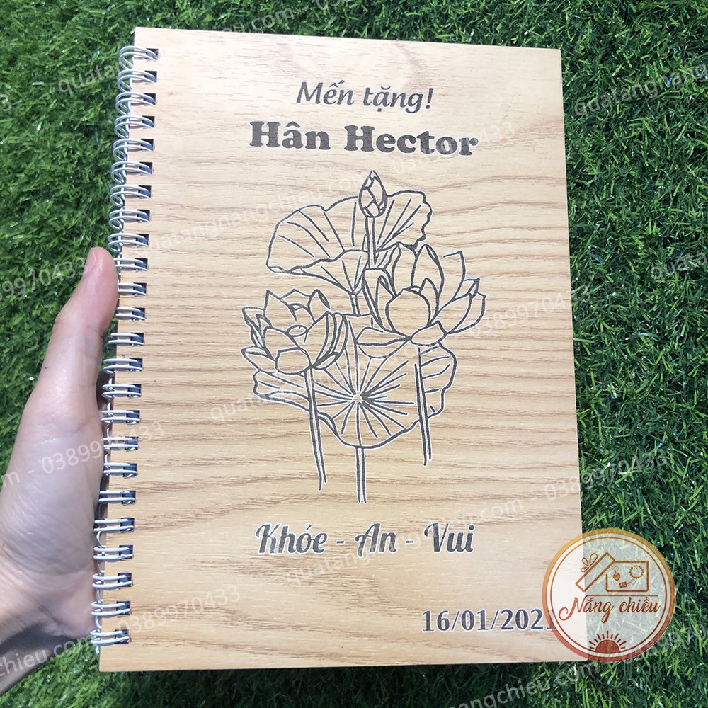 Sổ tay cá nhân làm quà tặng - Mẫu sổ khắc hình bông hoa sen- Thiết kế và khắc theo yêu cầu