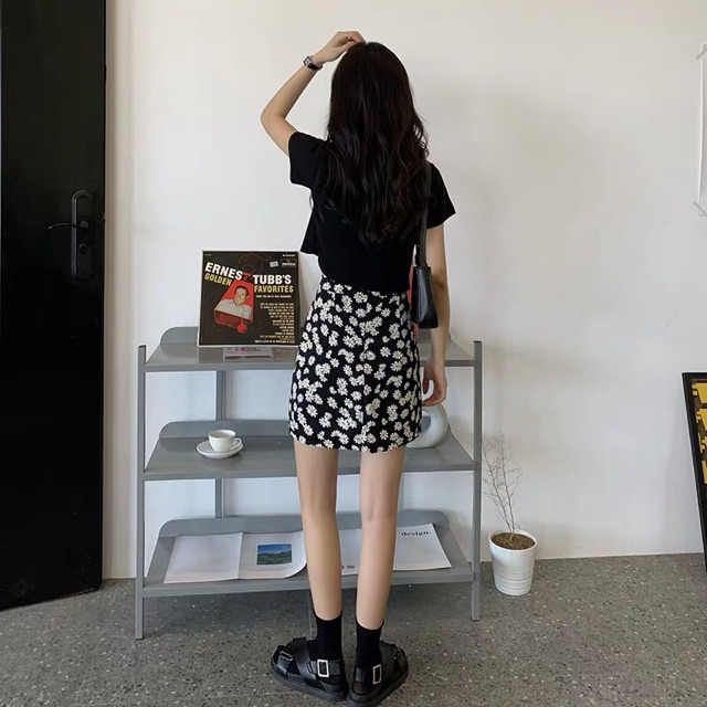 [Hot 2020] Chân váy ngắn chữ A Hoa Cúc màu đen trắng | BigBuy360 - bigbuy360.vn