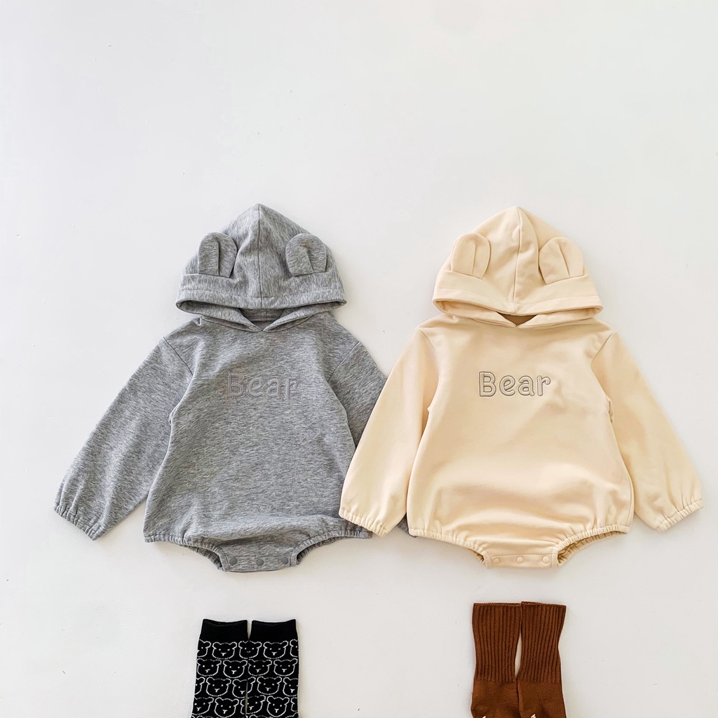 Áo liền quần em bé tay dài có mũ trùm đầu in chữ Bear dễ thương