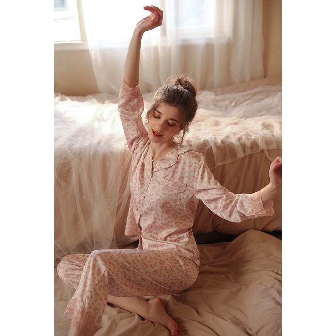 Bộ Đồ Ngủ Tay Dài Vải Lụa Mát Mỏng In Họa Tiết Da Báo Thời Trang Mùa Hè Cho Nữ