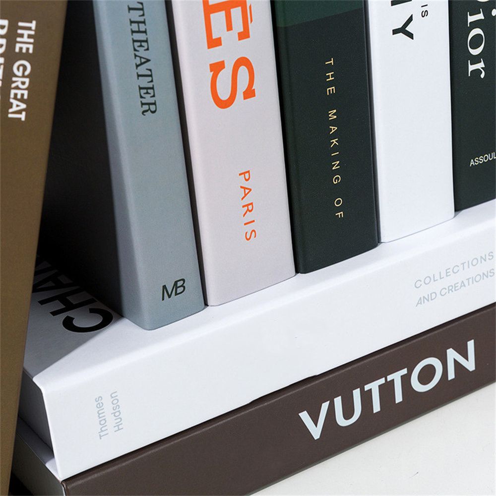 Sách giả trưng bày trang trí phòng ngủ hiện đại