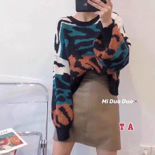 Áo len hoạ tiết báo pha màu đẹp
