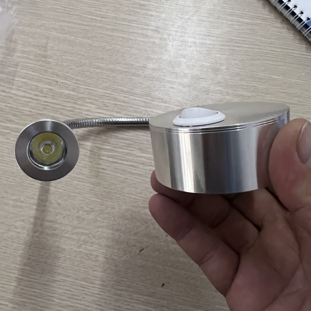 Đèn led soi sáng điện 220v chuyên dùng soi thước cho máy cắt nhôm