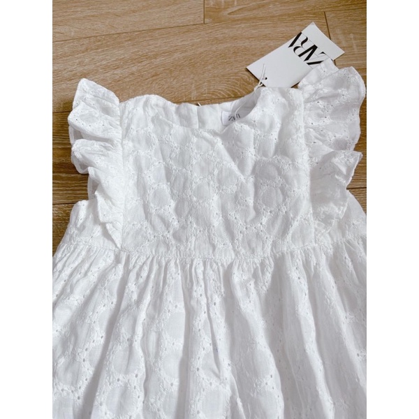 Váy thêu cánh tiên Zara xuất dư xịn xò