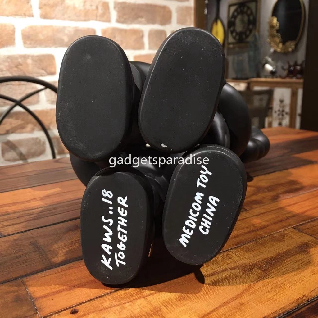 Mô Hình Búp Bê Kaws Bằng Nhựa Pvc Kích Thước 30cm