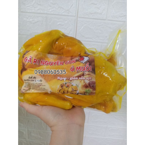 Gà ủ muối nguyên con