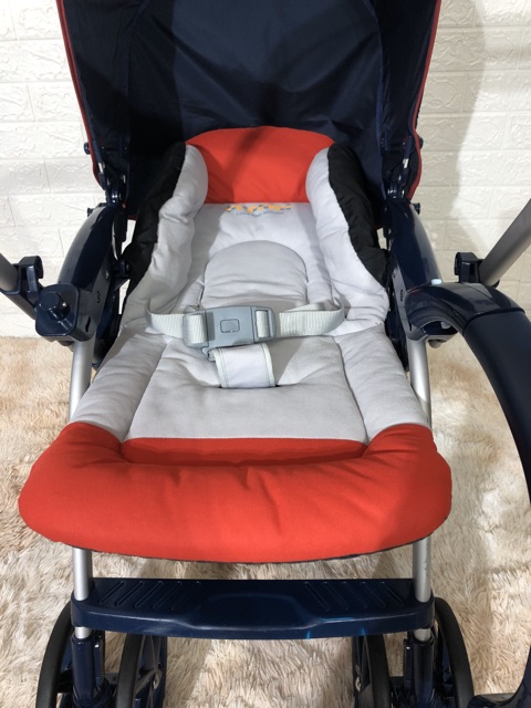 Xe đẩy Combi Premier 2 chiều