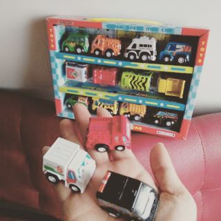 Set 12 ô tô mini chạy cót ( bánh đà ) dễ thương