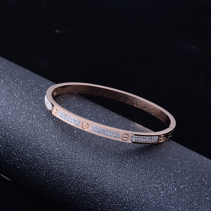 Vòng tay nữ titan cao cấp màu hồng đính đá khóa gài siêu đẹp, bền màu, hợp thời trang