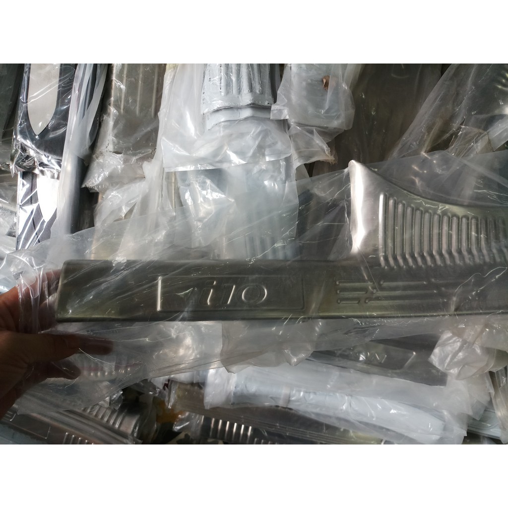 Ốp Bậc Cửa Trong, Nẹp Bước Chân Trong Xe Hyundai i10 inox