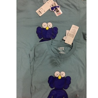 Áo Uniqlo x Kaws Xanh