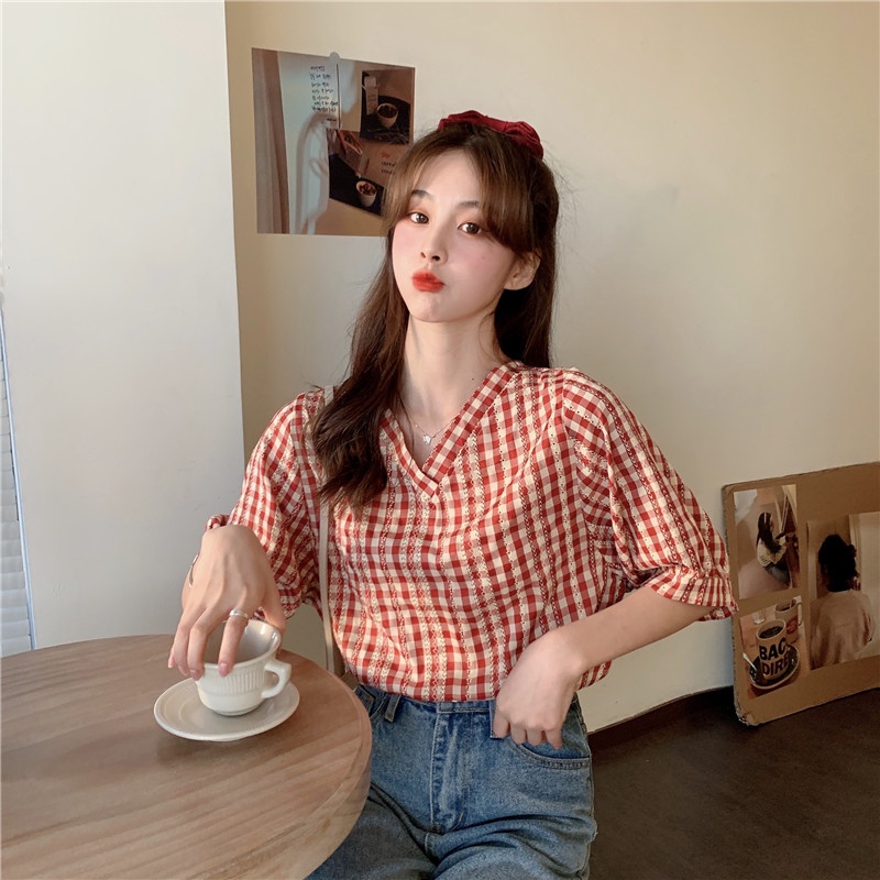 Áo sơ mi nữ tay ngắn thiết kế kiểu cổ chữ V, áo sơ mi nữ sọc caro tay phồng ngọt ngào và xinh xắn - Kemi