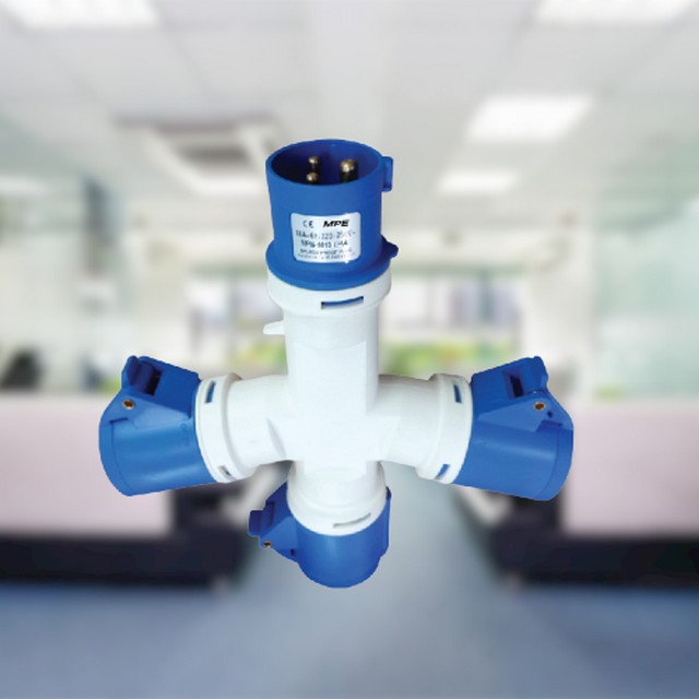 Ổ CẮM CÔNG NGHIỆP CHIA 3 CỔNG 16A 2P+E IP44 CAO CẤP MPE (MPN-1013)