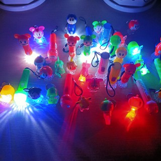 Móc khoá đèn led [NHIỀU MẪU + MUA NHIỀU GIÁ TỐT] giao màu ngẫu nhiên