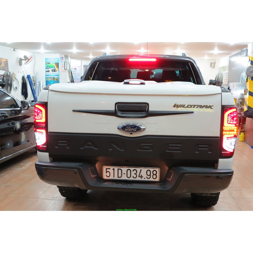 Ốp cốp sau, ốp nắp thùng sau Ford Ranger XLS, XLT, WildTrack 2016-2021 ( ốp bửng)