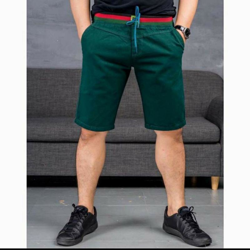 quần short nam lưng thun kaki dễ măc dễ phối đồ phong cách trẻ trung ,không phai , không nhầu ,nhiều màu đủ size