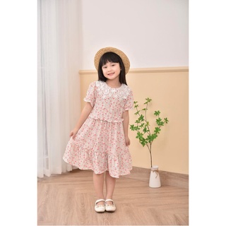 Váy hoa cổ ren
