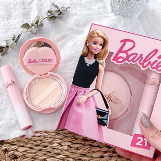 SET PHẤN PHỦ KIỀM DẦU TRÁI ĐÀO + 1 THỎI SON KEM EGLIPS x BARBIE