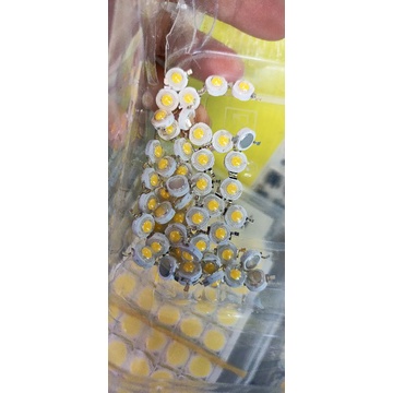 Nhân led 3w màu vàng giá 10 bóng