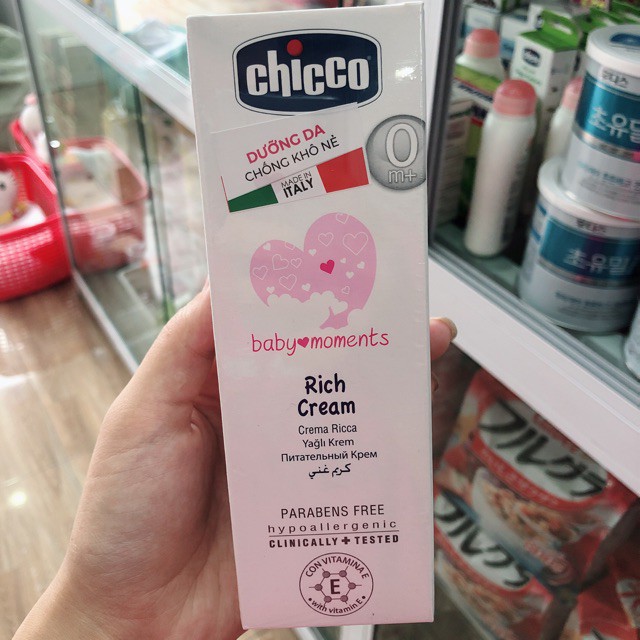 Kem dưỡng ẩm Chicco 0M+ giúp cân bằng độ ẩm, bảo vệ da, an toàn cho bé, xuất xứ Italy
