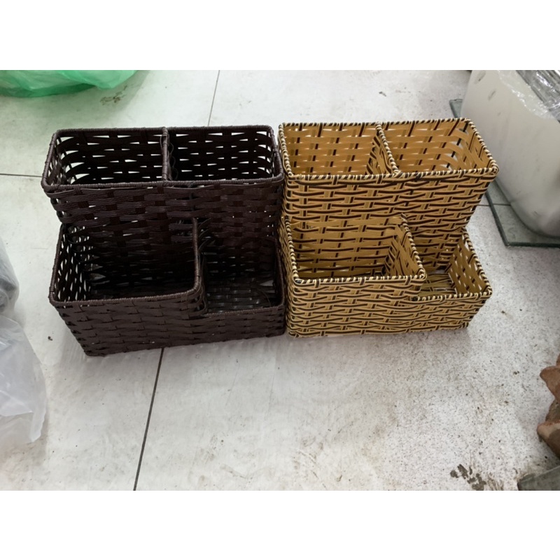 Ống 4 ngăn đựng đũa giấy ăn hoặc khay gia vị