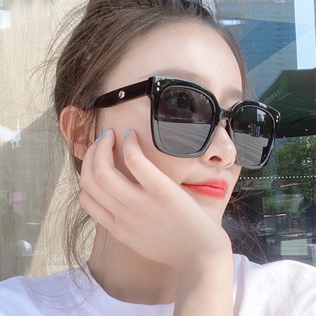 Mắt kính nữ tặng kèm bao da siêu cute