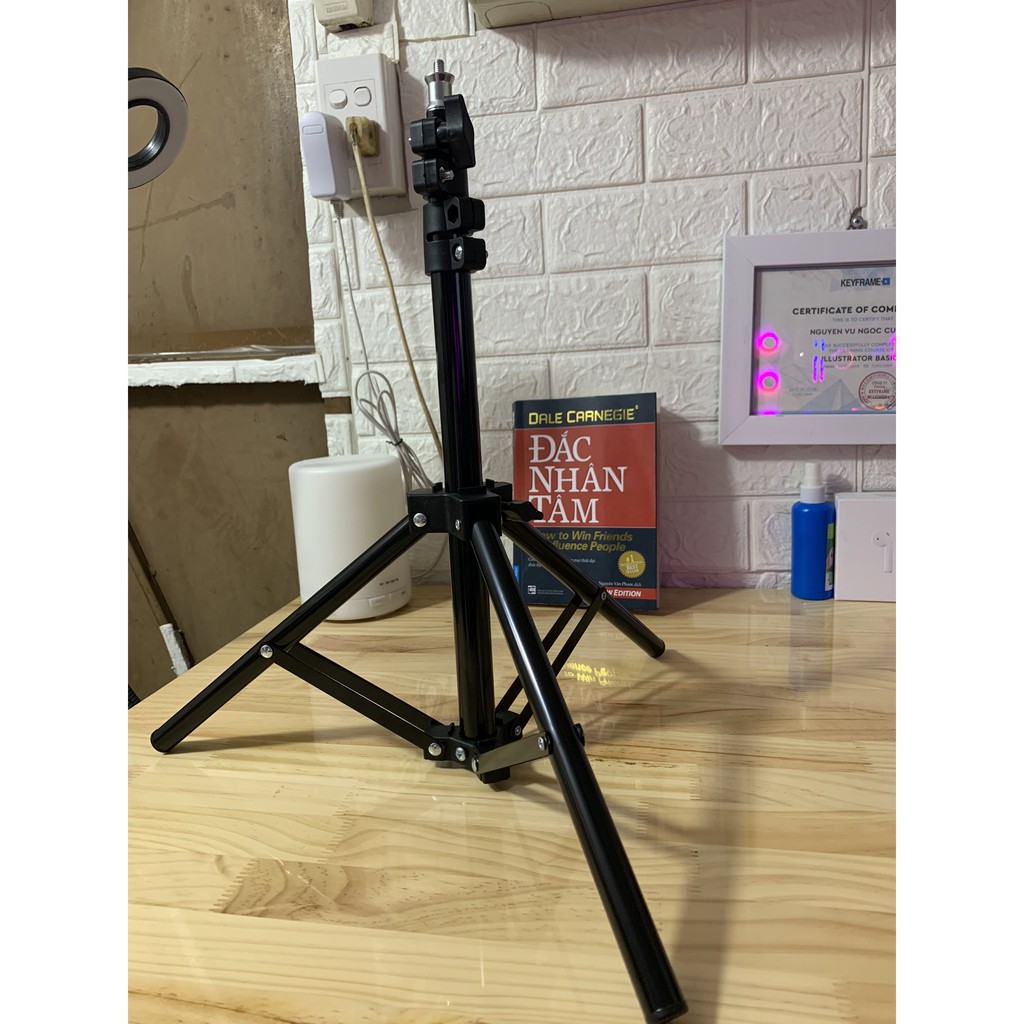 Giá đỡ máy chiếu xoay 360 độ cao hơn 1 mét 7 - Tripod giá đỡ máy chiếu, máy ảnh, điện thoại