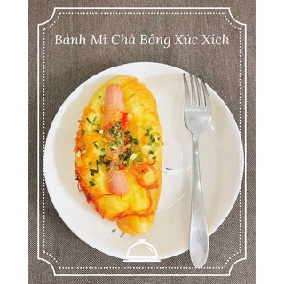 (Nowship hoả tốc) Bánh mì xúc xích nướng sốt bơ / trứng gà thịt xay siêu ngon