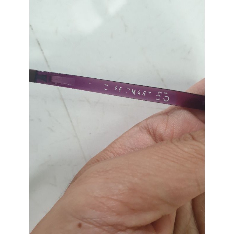 Gọng kính cận zoff đã qua sử dụng