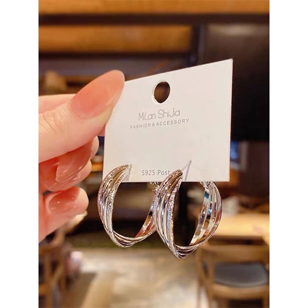 bông tai tròn nhiều cạnh, khuyên tai dạng khía phong cách retro