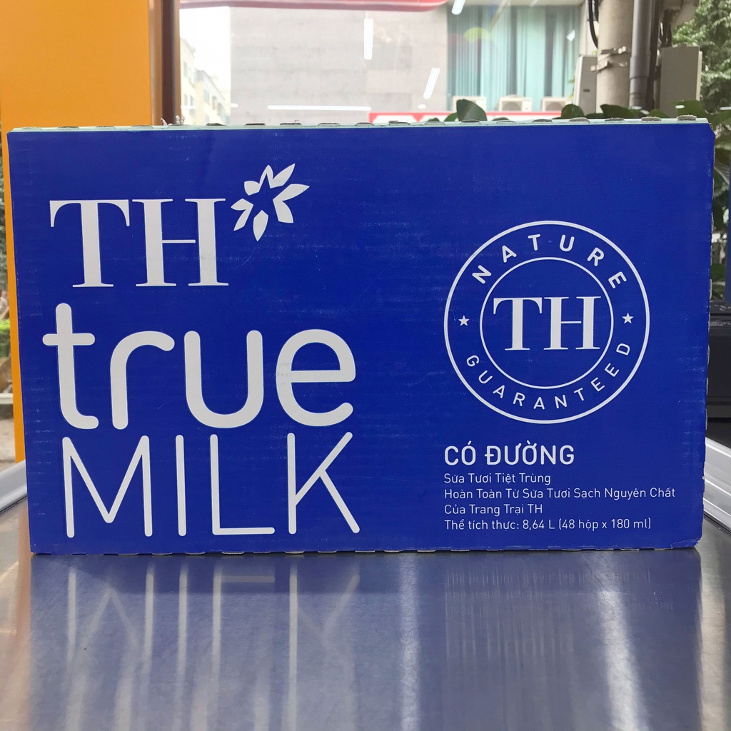 Sữa Tươi Tiệt Trùng Có Đường TH true MILK 180 ml