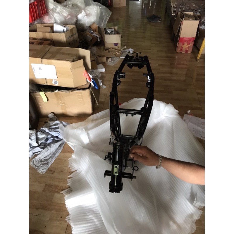 Khung sườn Ex150 2015-2018 zin chính hãng