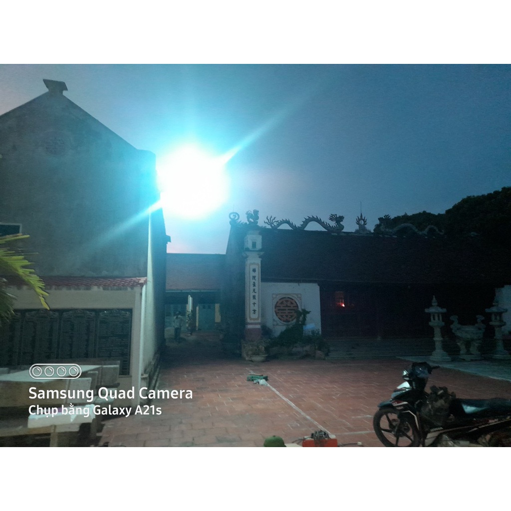 Đèn Năng Lượng Mặt Trời,Đèn Led SOLAR LIGHT Pha 100w, kích thước lớn ,BH 2 năm,giá rẻ