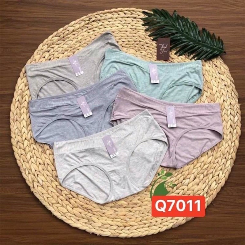 Quần lót bầu cạp chéo chất cotton kháng khuẩn.