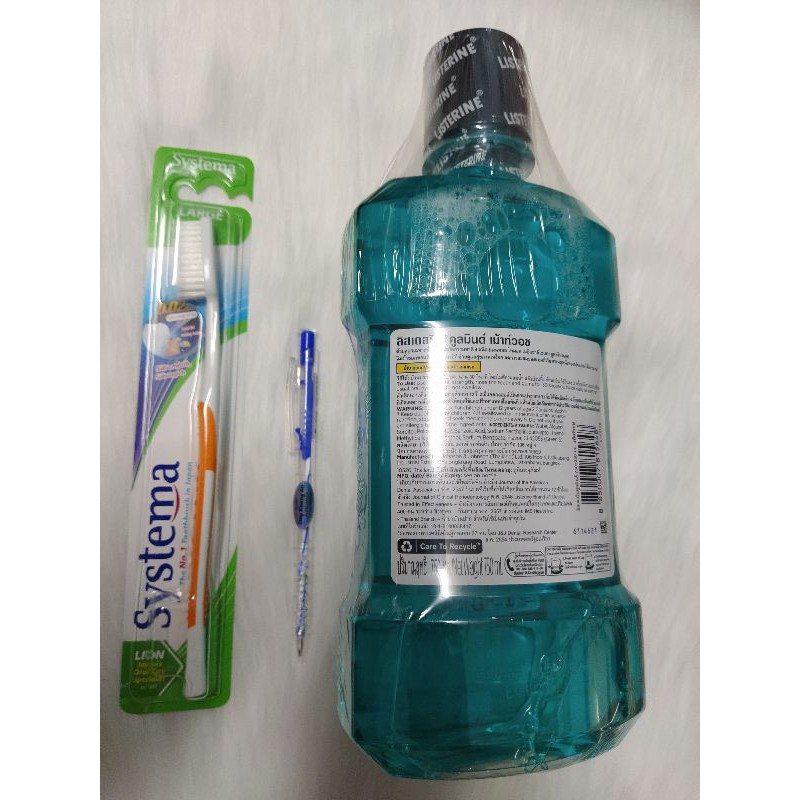 Combo 1 bàn chải đánh răng Systema Large và 2 chai nước súc miệng Listerine Cool Mint nhập khẩu Thái Lan.