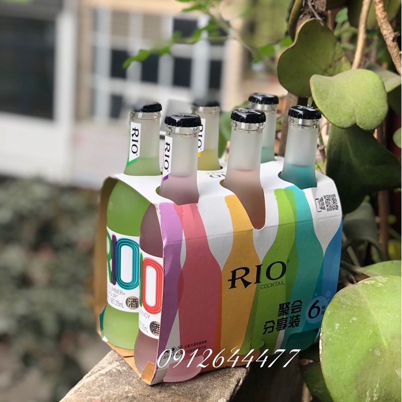 xách 6 chai cocktai Rio mix đủ vị