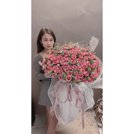 Bó hoa sáp cao 1m siêu to 100bông mix siêu lá táo cao cấp