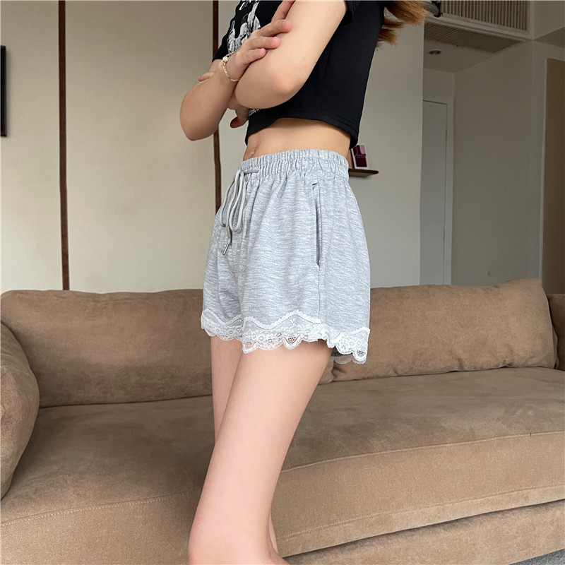 Quần Short Nữ Lưng Cao Viền Ren Thời Trang