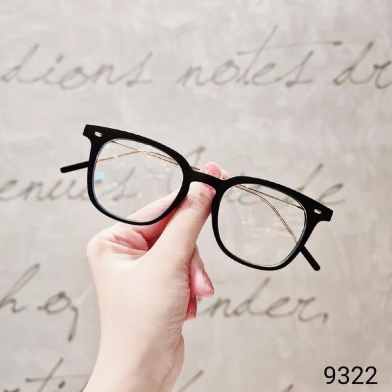 Gọng kính GM vuông chuyên cận new trend cuối năm 2021 phù hợp với tất cả các dáng mặt