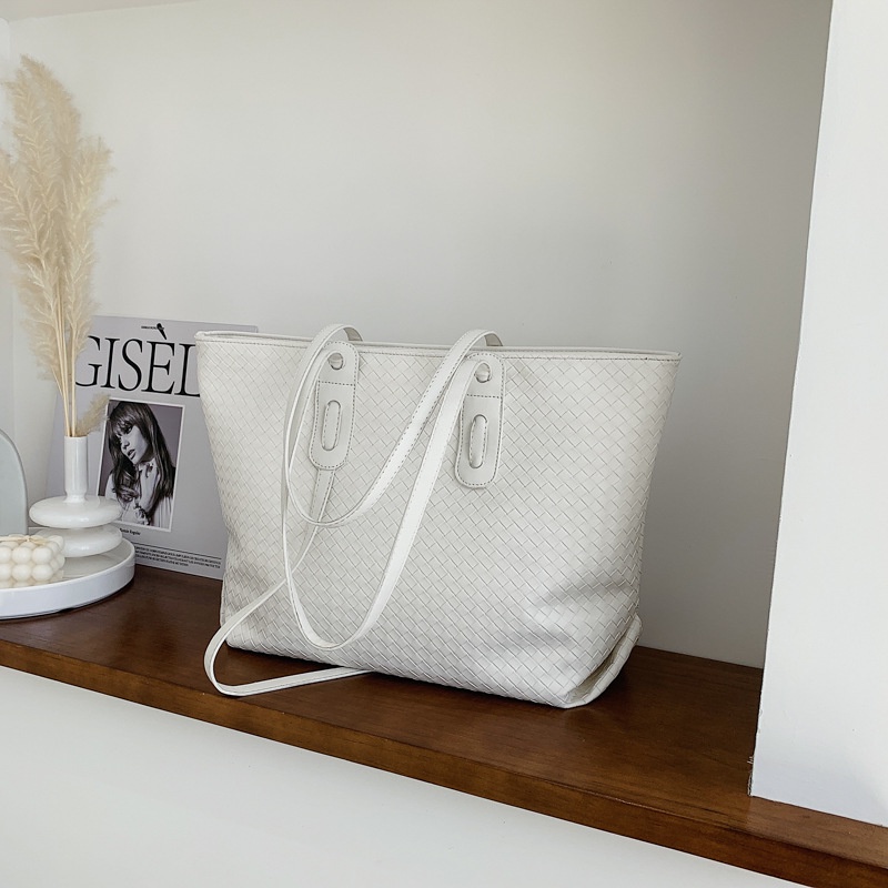 Túi Tote Cỡ Lớn 2022 Họa Tiết Dập Nổi Đơn Giản Thời Trang Xuân Hè Cho Nữ