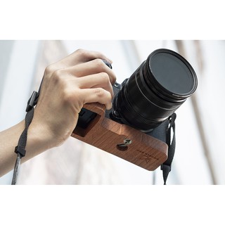 Grip gỗ máy ảnh Fujifilm X-S10 _ Wooden Grip (đế máy ảnh Fuji XS10)