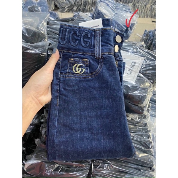 Quần jeans thêu chữ GG dập nổi