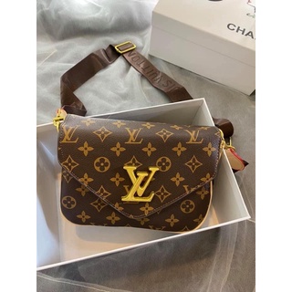 Túi đeo chéo họa tiết lv