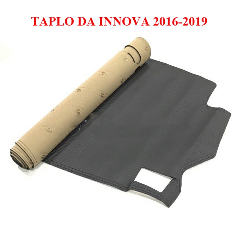 Thảm phủ taplo da INNOVA 2006- 2022 dập vân cacbon cao cấp