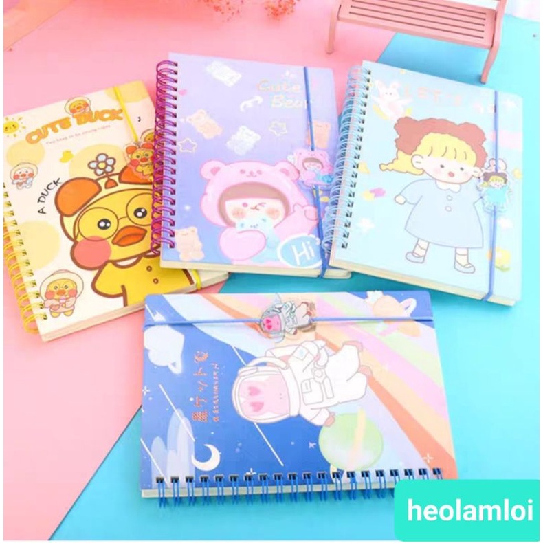 Sổ lò xo A5 bìa cứng có dây nẹp đánh dấu trang cute  size 18.5 cm chất lượng 32K mã XQA5-013