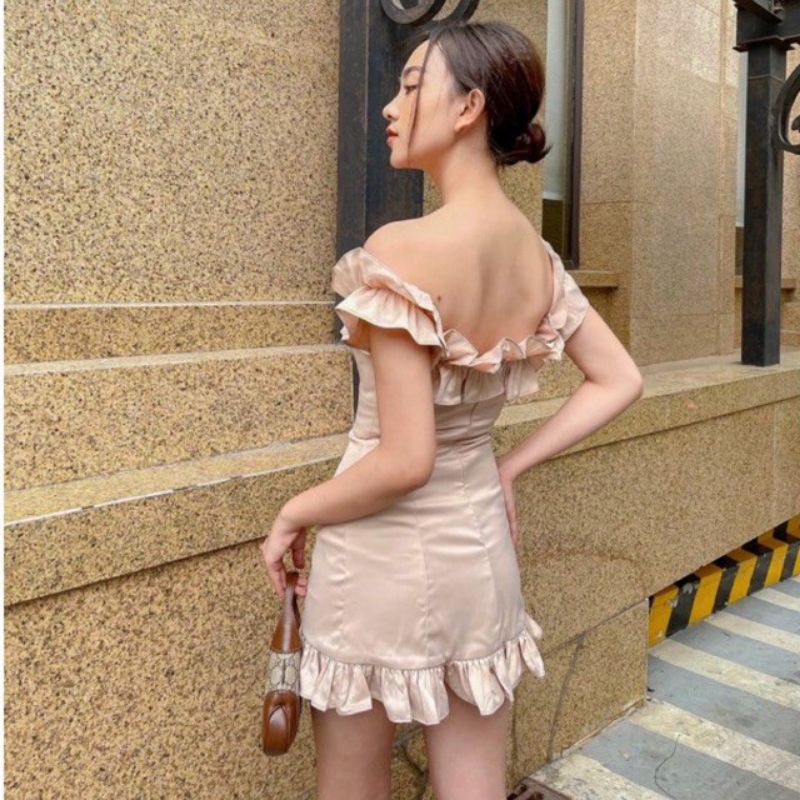 Đầm Kisserine lụa đỏ viền bèo trễ vai siêu sang pass